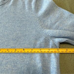 100% cashmere Women’s long sleeve light blue pullover sweater size M